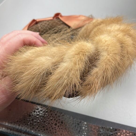 Vintage 1960’s tan  Mink pill box Champagne satin ribbon with veil cage - Picture 6 of 8